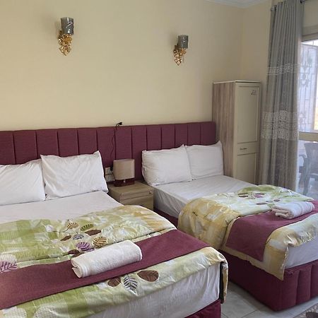 Pyramita Hotel Ghatati Kültér fotó