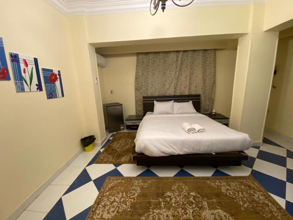 Pyramita Hotel Ghatati Kültér fotó