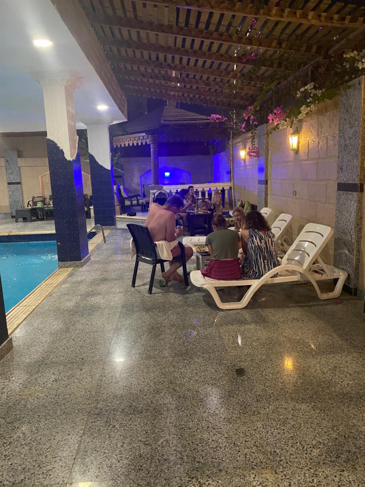 Pyramita Hotel Ghatati Kültér fotó