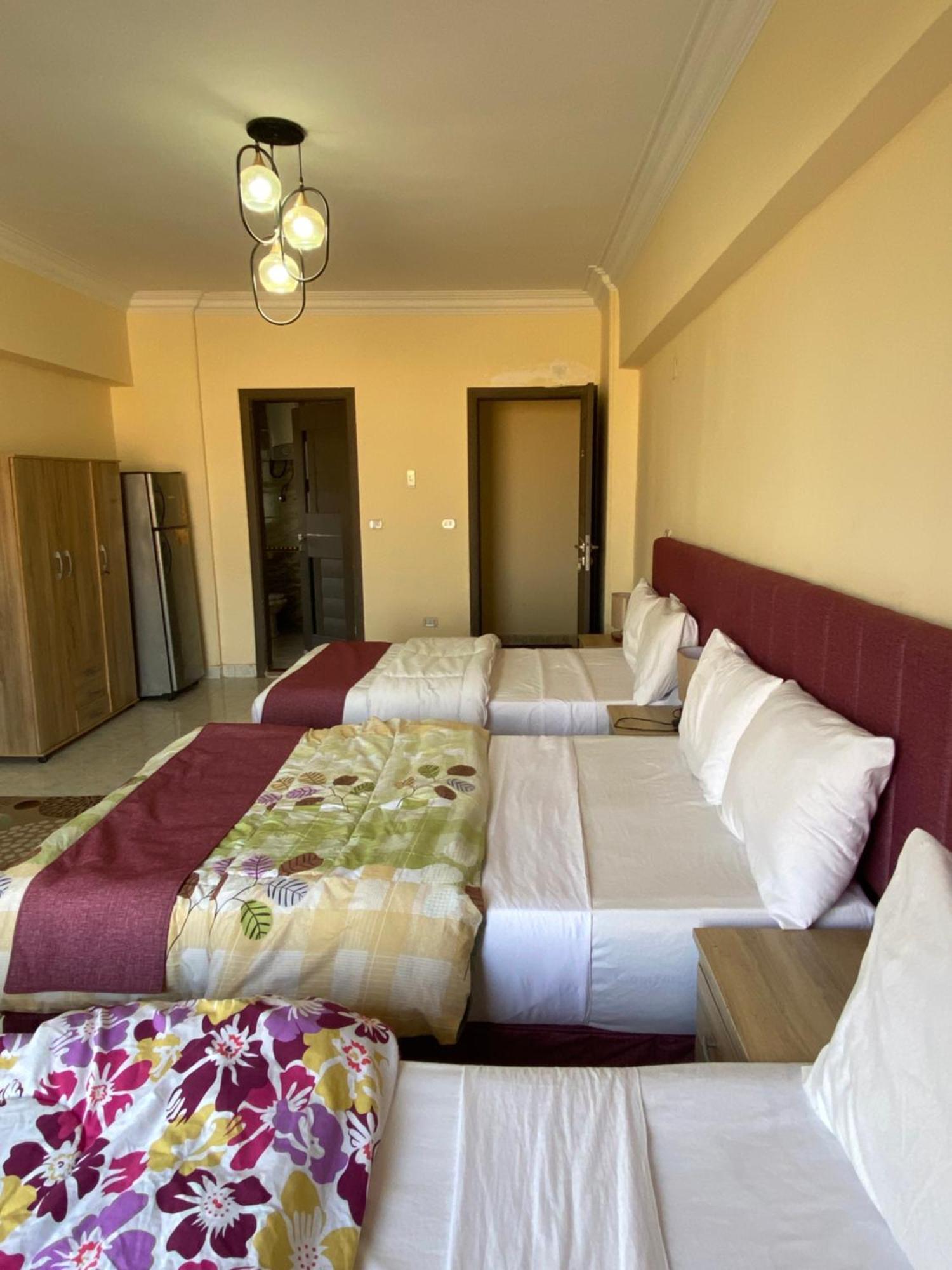 Pyramita Hotel Ghatati Kültér fotó