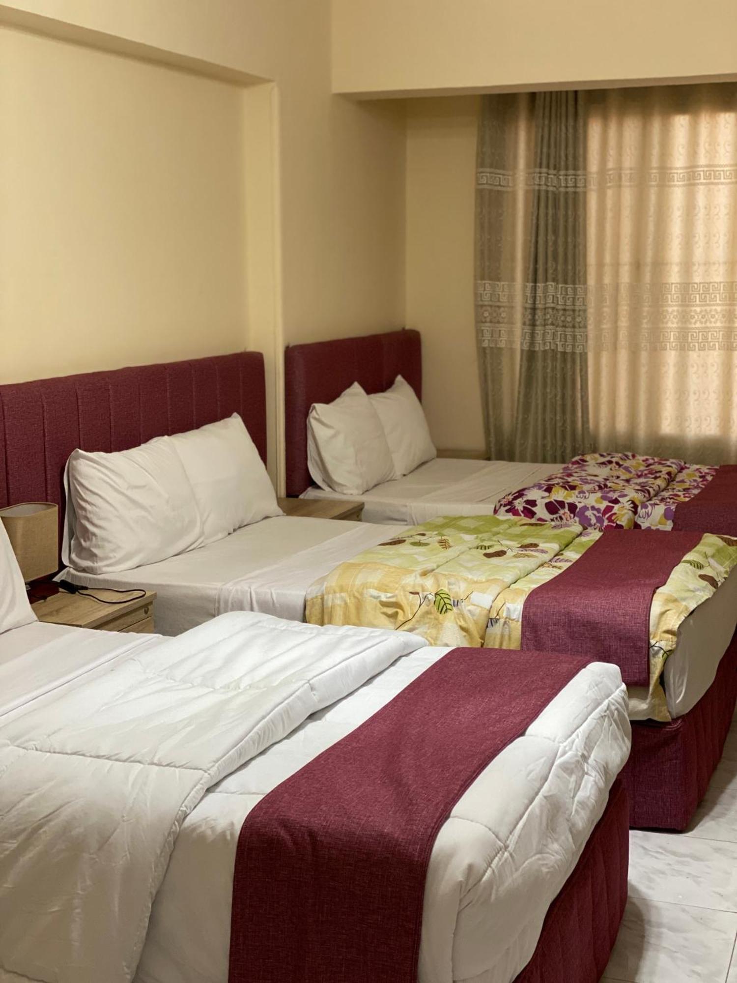 Pyramita Hotel Ghatati Kültér fotó