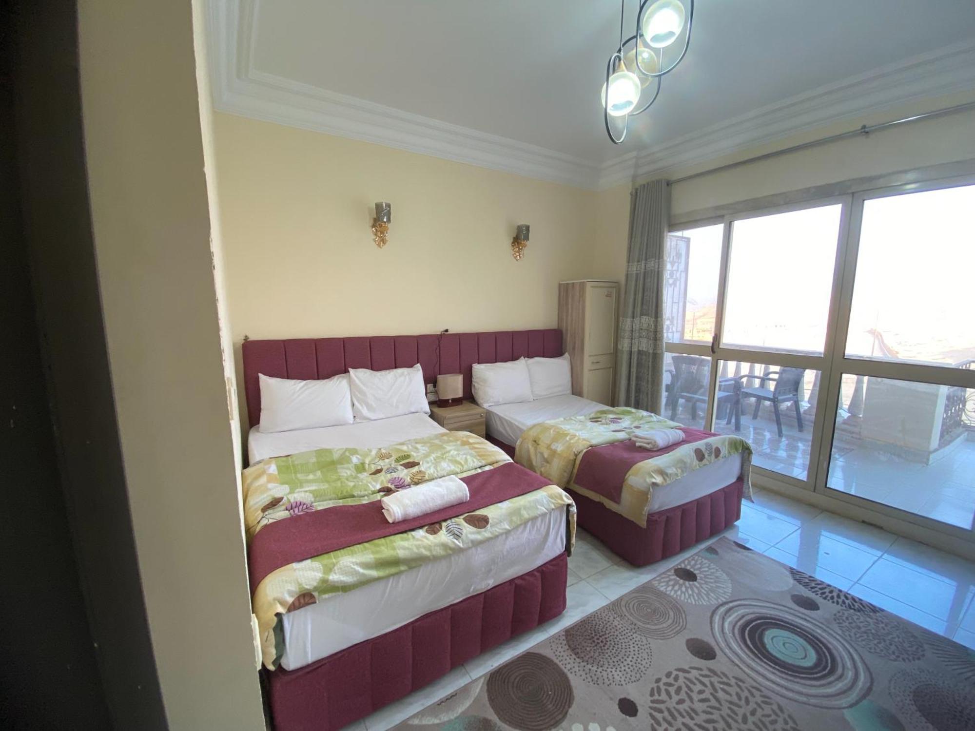Pyramita Hotel Ghatati Kültér fotó