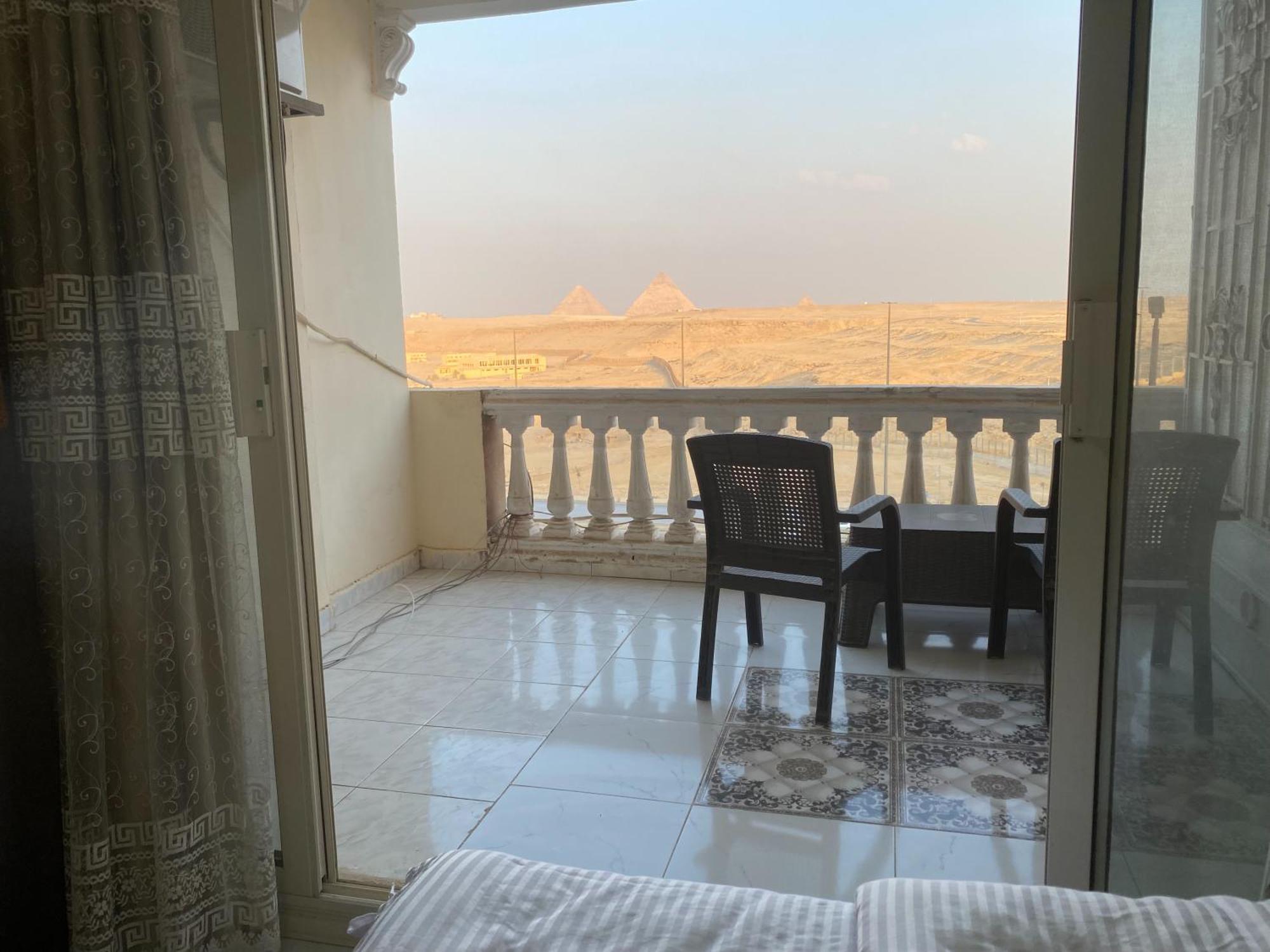 Pyramita Hotel Ghatati Kültér fotó