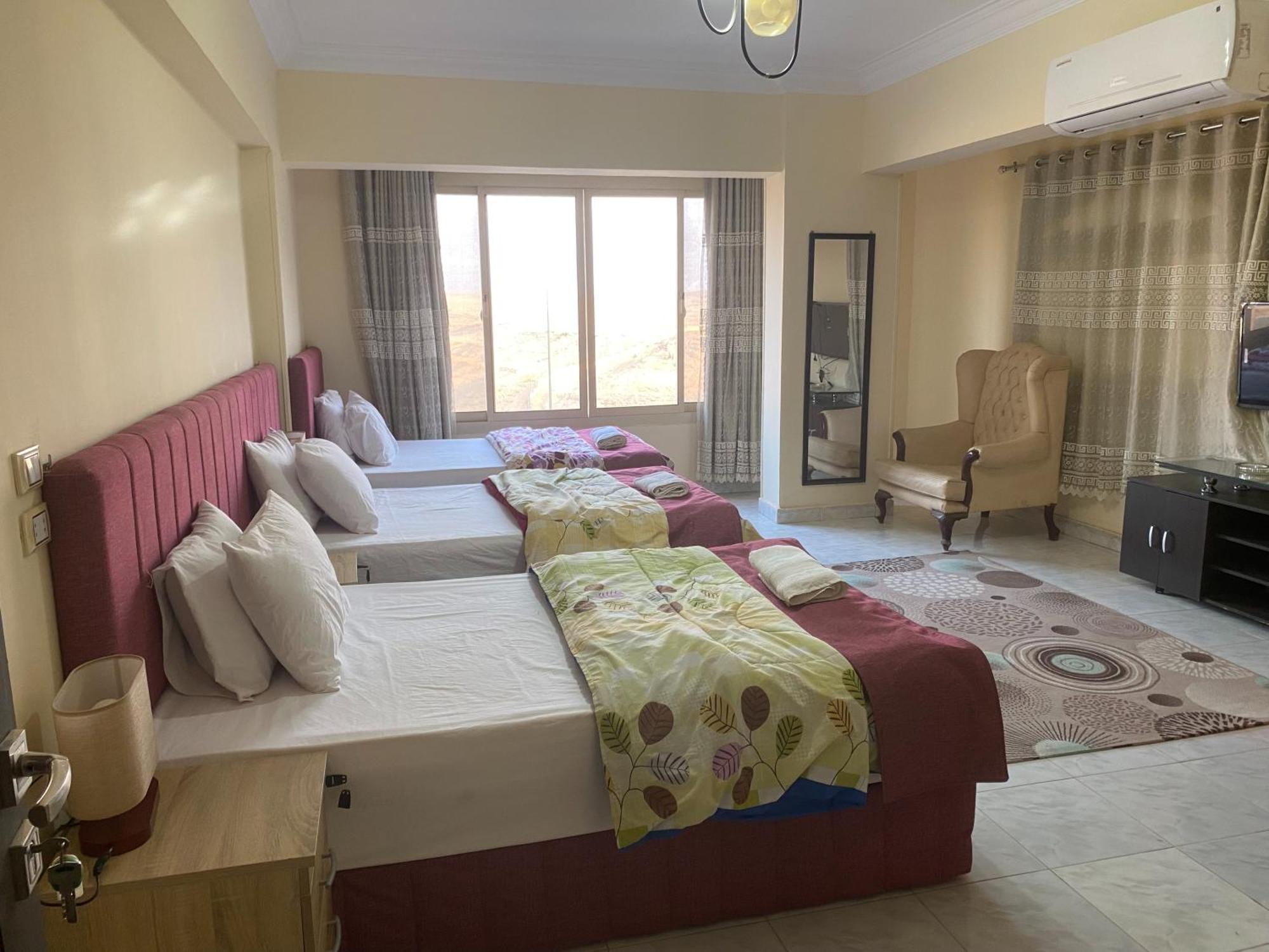 Pyramita Hotel Ghatati Kültér fotó