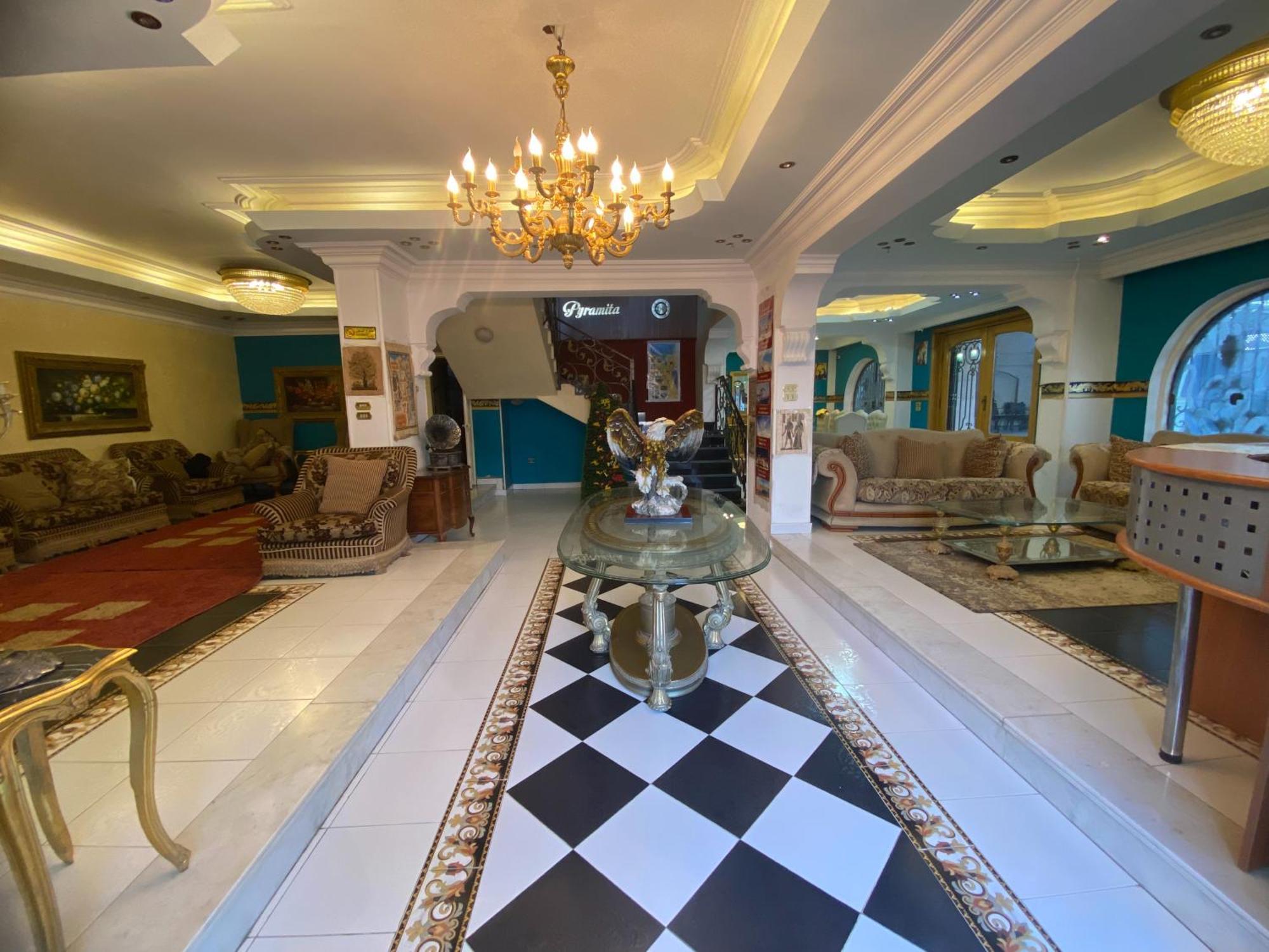 Pyramita Hotel Ghatati Kültér fotó