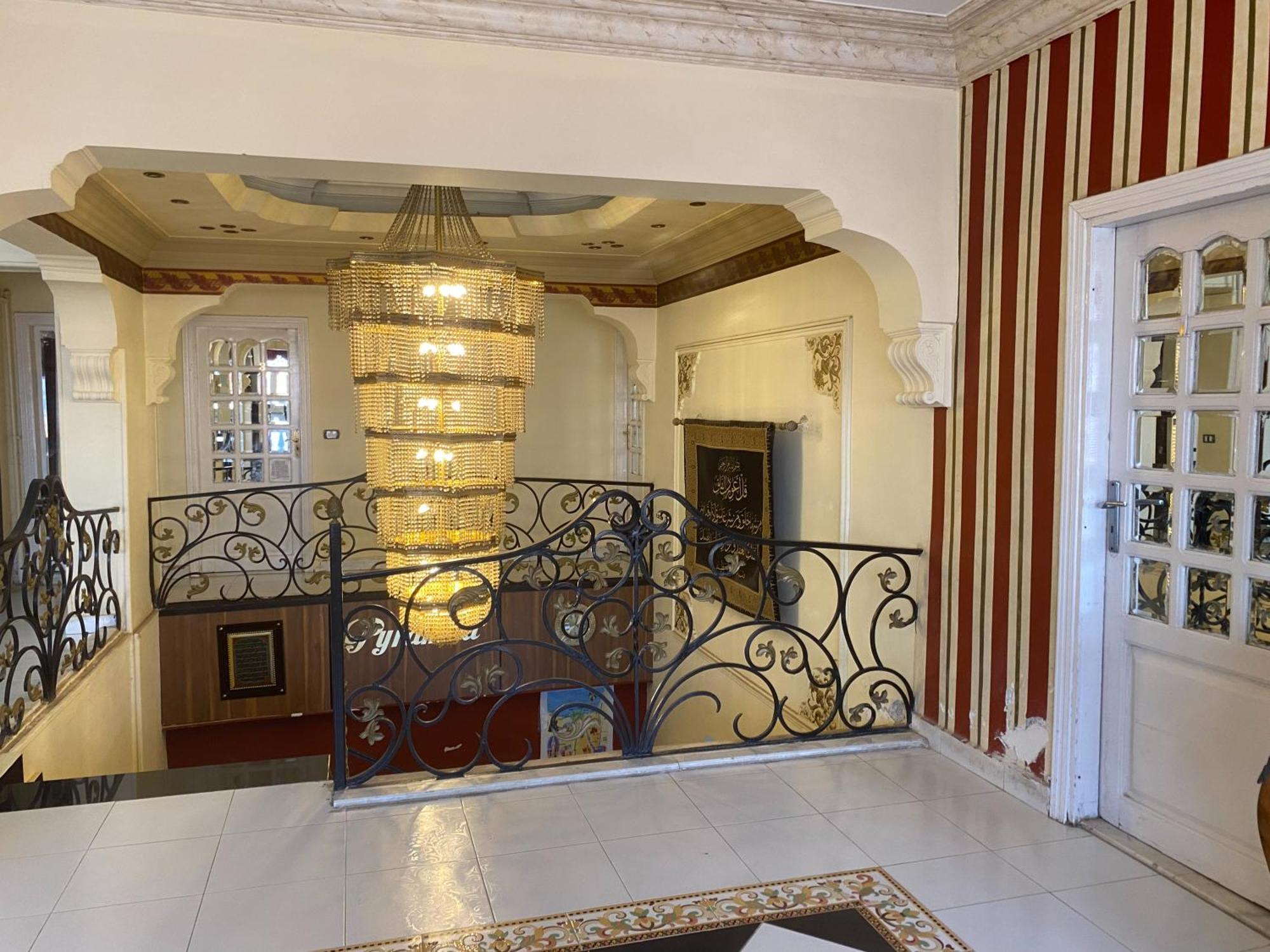 Pyramita Hotel Ghatati Kültér fotó